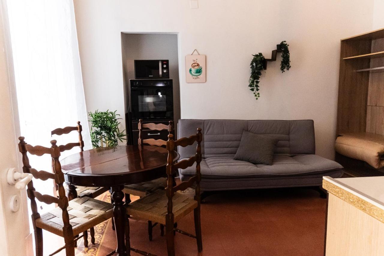 White 'historic Centre' Appartement
