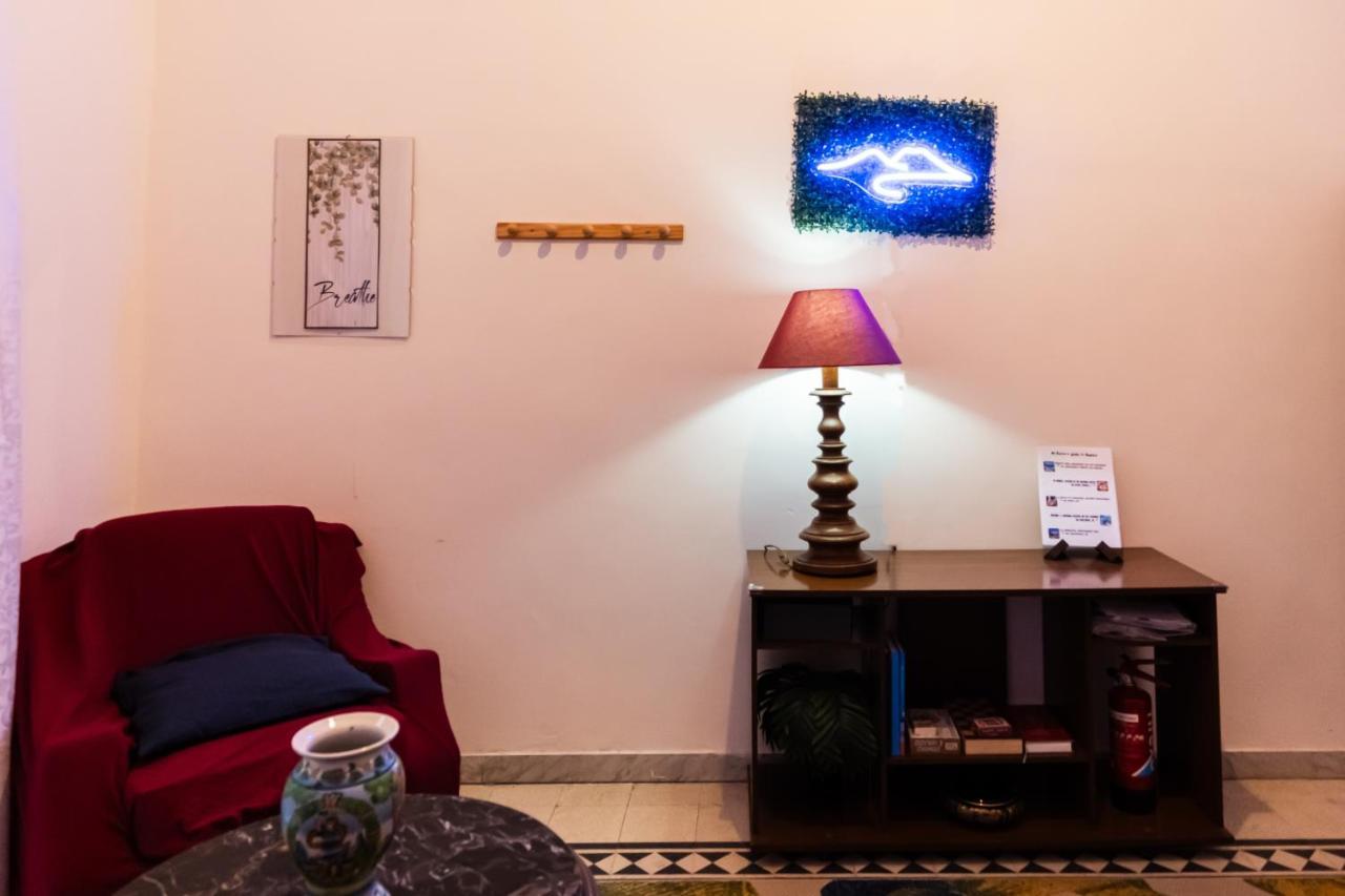 White 'historic Centre' Appartement *