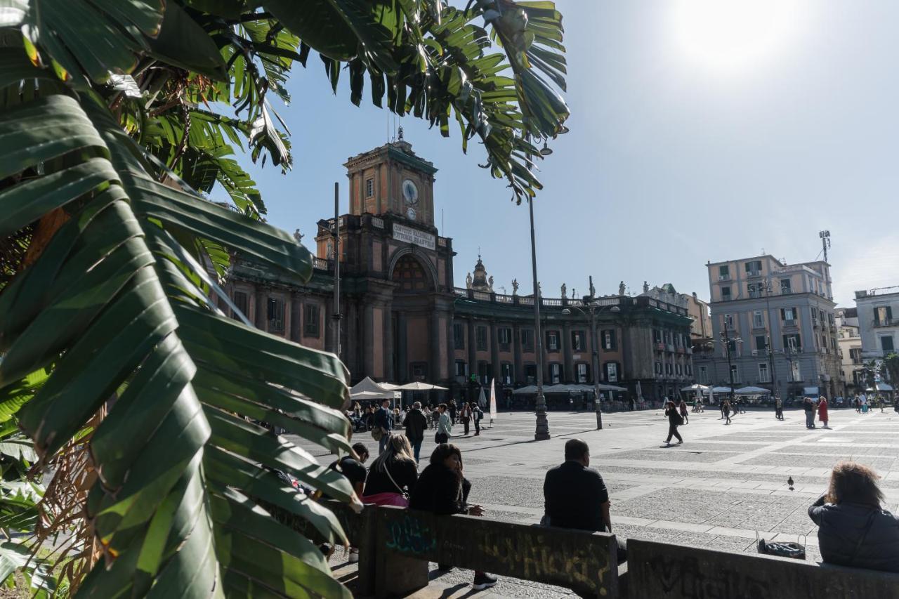 White 'historic Centre' * Napoli